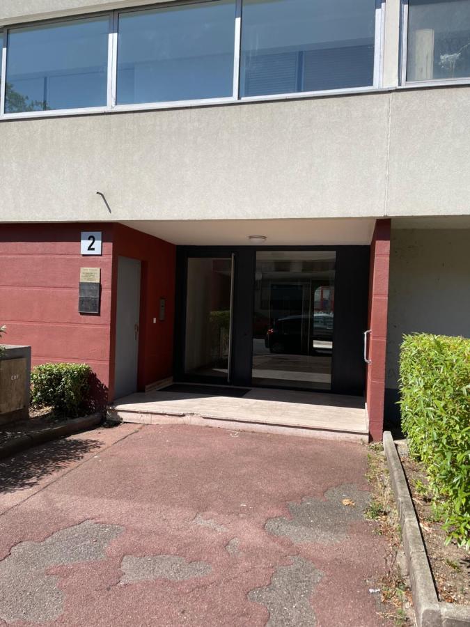 Appartement 3 Pieces Pour 1 A 5 Voyageurs Rillieux-la-Pape Exterior photo